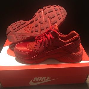 Red Nike Huarache Run